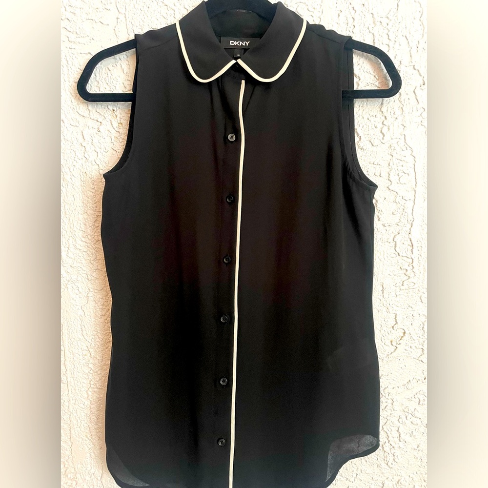 Black and white dkny sleeves button up blouse size XS